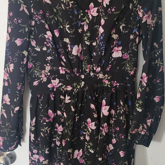 Flower dress with long sleeves - Picture 7 of 9